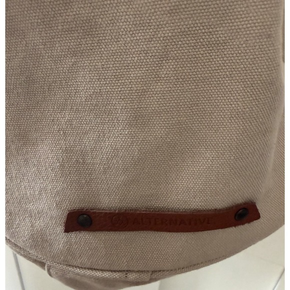 Guinness Nitro IPA Tan Canvas Duffle Bag Strap Handles Alternative Travel - Picture 6 of 9